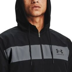 Under Armour Men's UA Sportstyle Windbreaker Jacket Black / Black 9 Under Armour Men's UA Sportstyle Windbreaker Jacket Black / Black -Canter Sport Clothing Shop s7.v5 1361621 001 hood